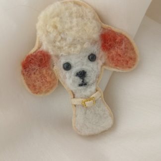 валяная брошь пудель