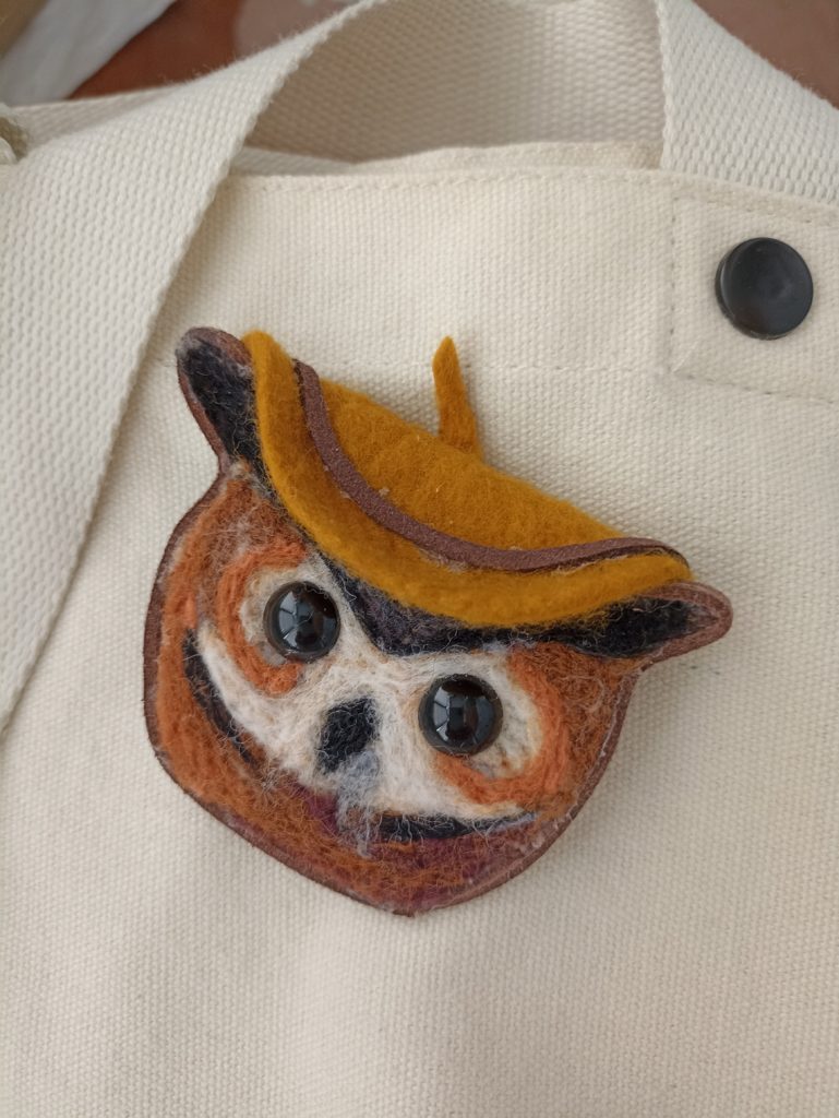  Брошь сова из шерсти